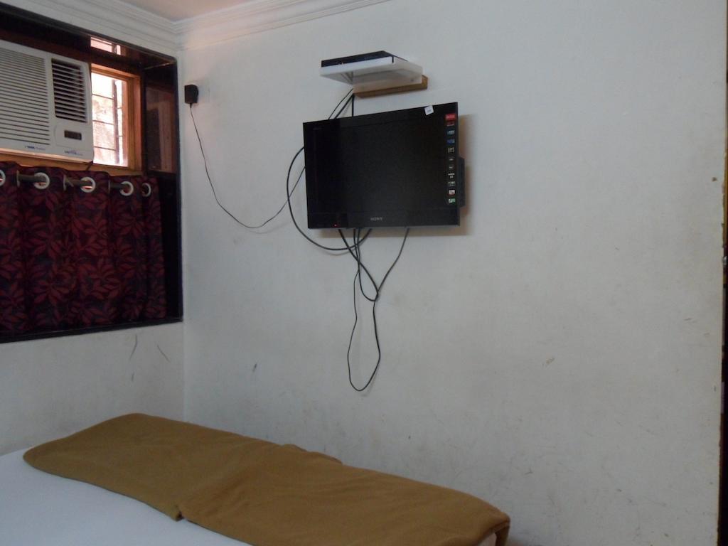 Hotel Happyland Mumbai Phòng bức ảnh