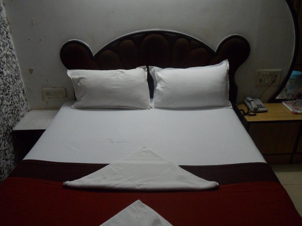 Hotel Happyland Mumbai Phòng bức ảnh