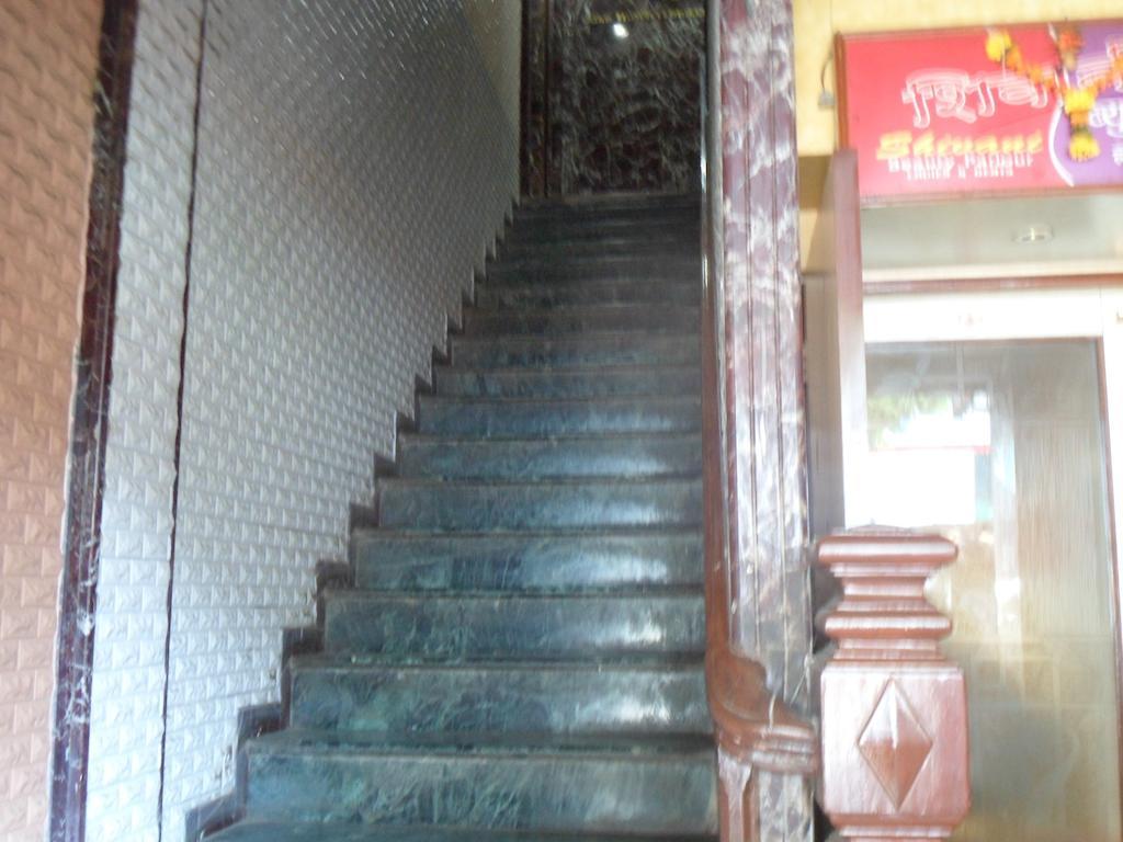Hotel Happyland Mumbai Ngoại thất bức ảnh
