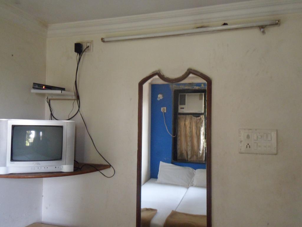 Hotel Happyland Mumbai Ngoại thất bức ảnh