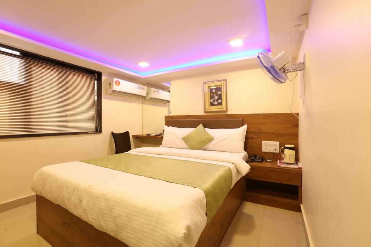Hotel Happyland Mumbai Ngoại thất bức ảnh