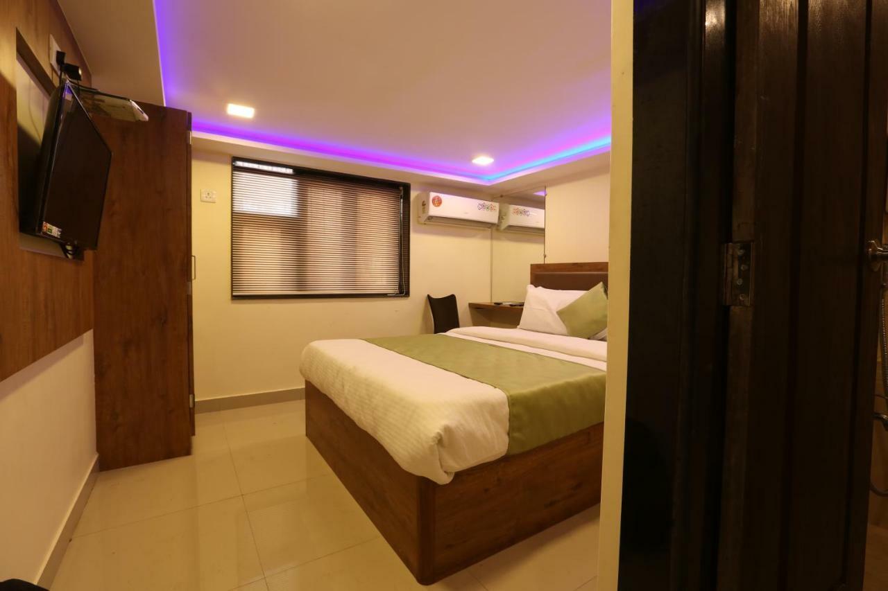 Hotel Happyland Mumbai Ngoại thất bức ảnh