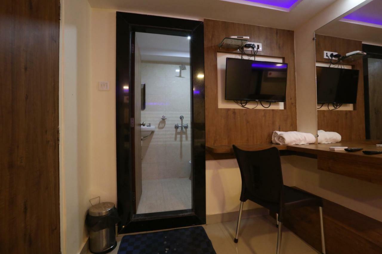 Hotel Happyland Mumbai Ngoại thất bức ảnh